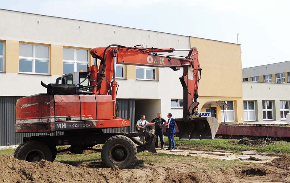 ZST zmienia się nie do poznania: nowe boiska, bieżnia i łącznik - Zdjęcie główne