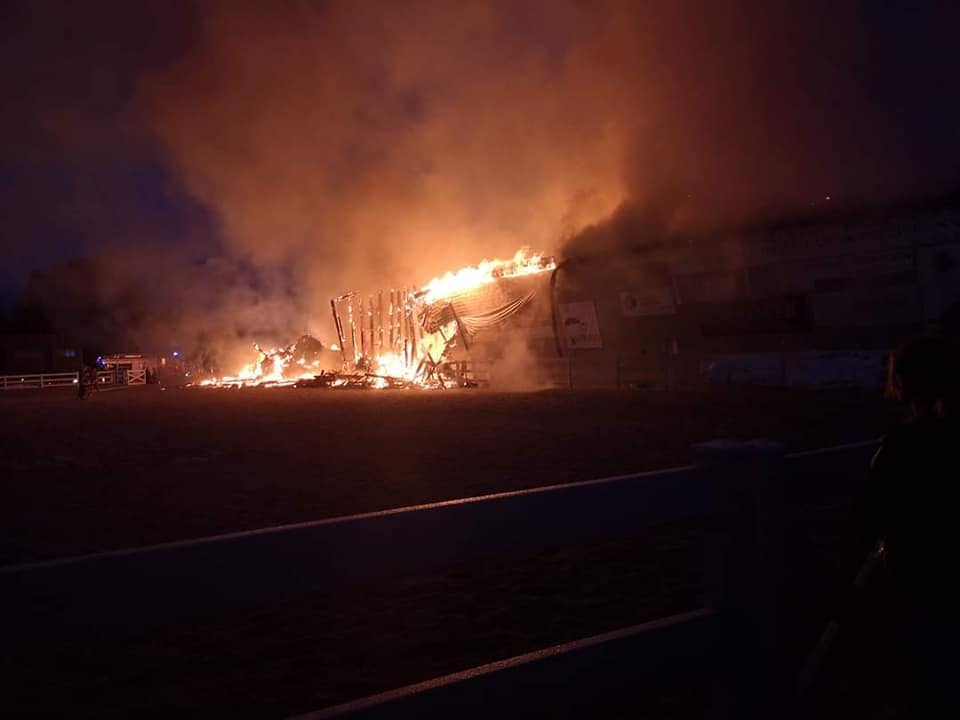 Podkarpacie. Olbrzymi pożar stadniny koni. Właściciele proszą o pomoc [FOTO VIDEO] - Zdjęcie główne