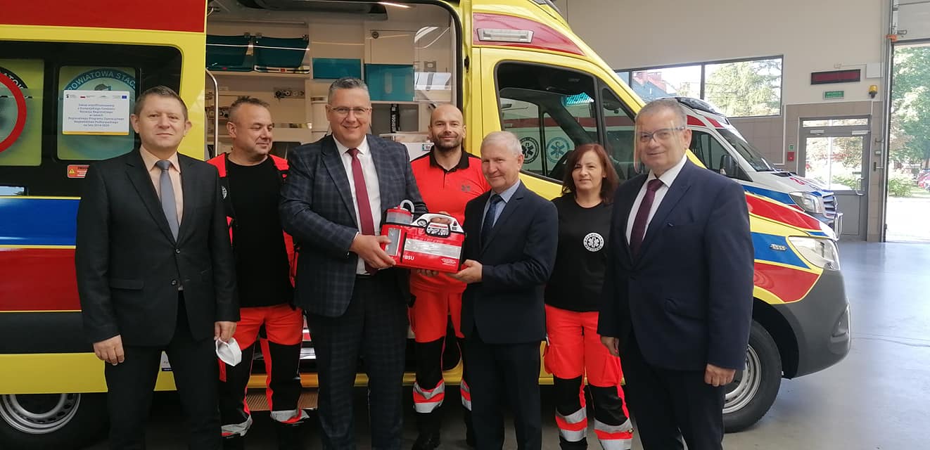 Gmina Radomyśl Wielki przekazała nowy sprzęt dla mieleckiego pogotowia [FOTO] - Zdjęcie główne