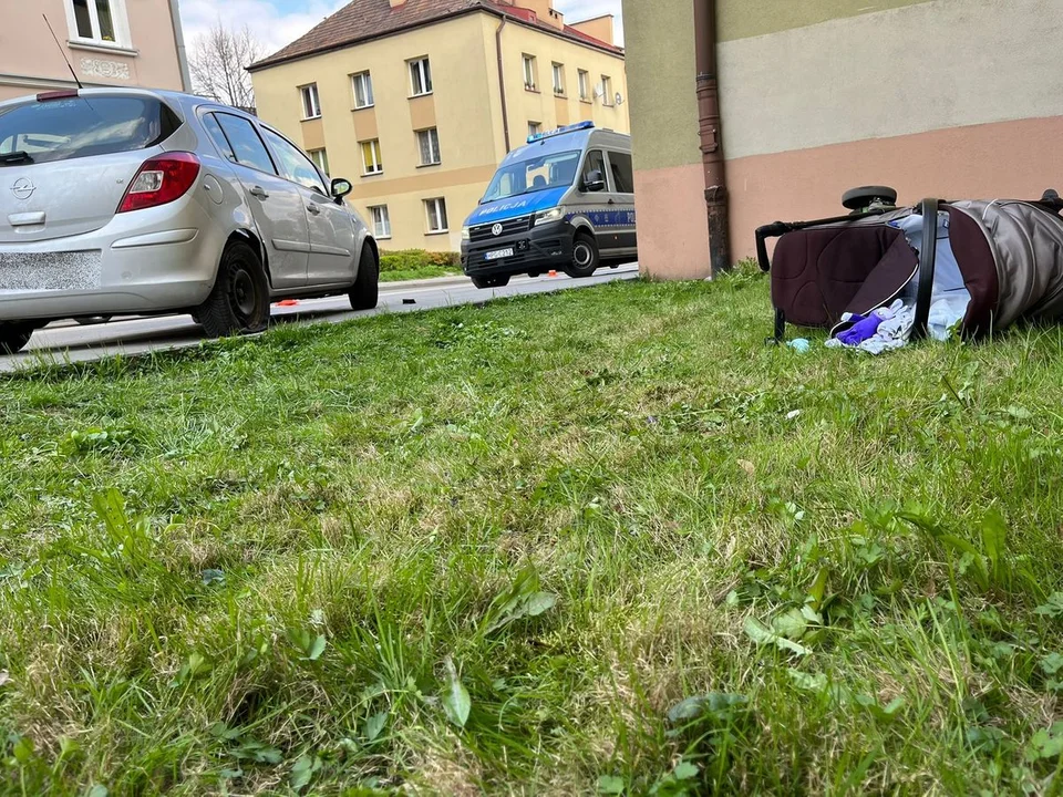 Wypadek w centrum Tarnowa. Matka ratowała swojego synka - Zdjęcie główne