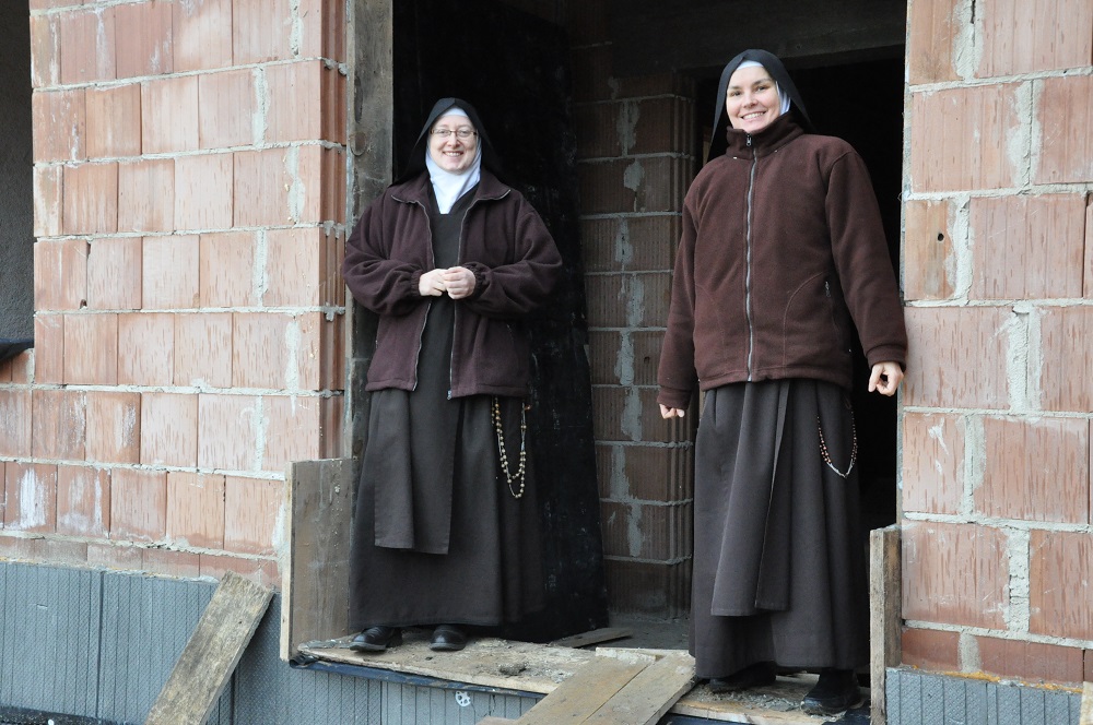 Pomóżmy siostrom w rozbudowie przedszkola. Brakuje tak niewiele na dach! - Zdjęcie główne