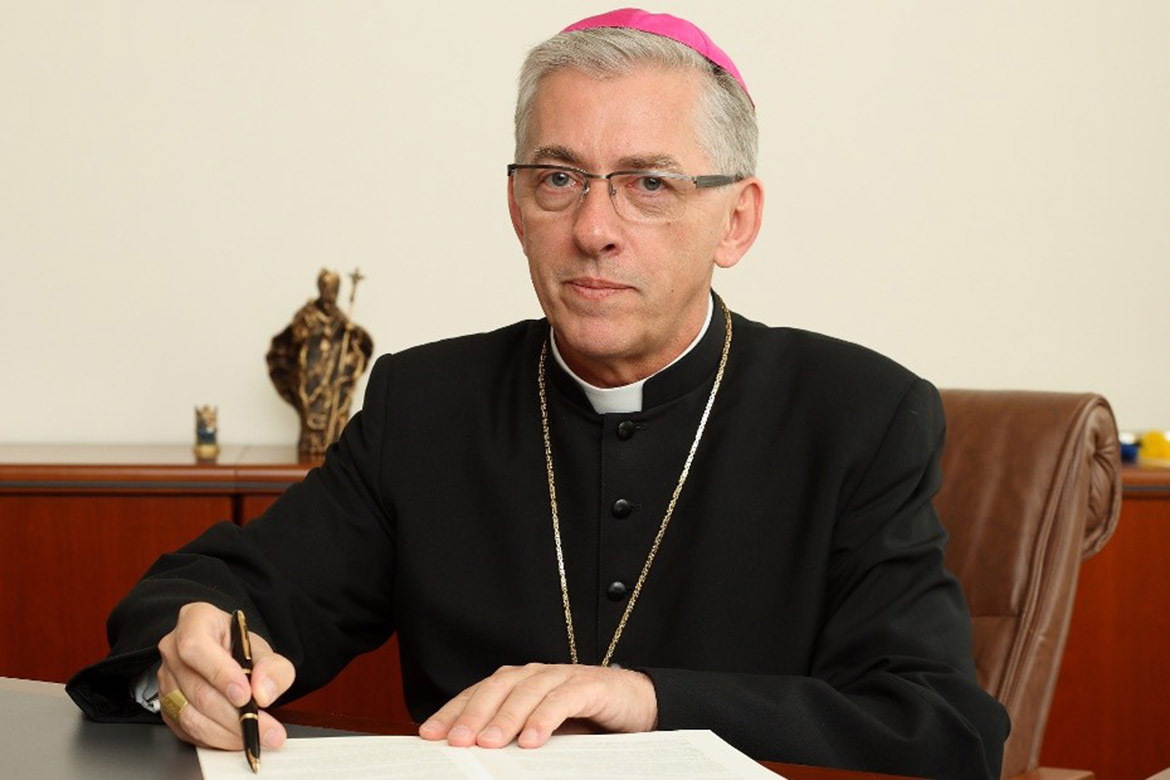 Rezygnacja byłego biskupa tarnowskiego po śledztwie Watykanu - Zdjęcie główne