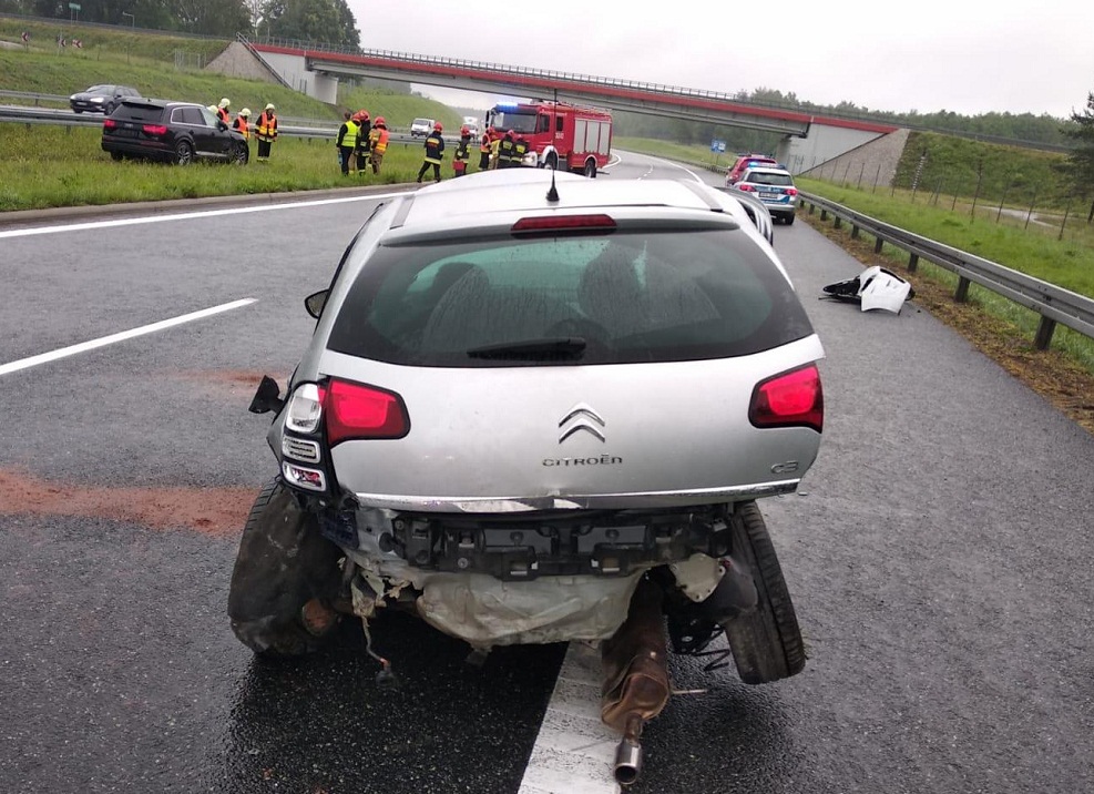 Z REGIONU: Groźnie wyglądające kolizje na autostradzie  - Zdjęcie główne