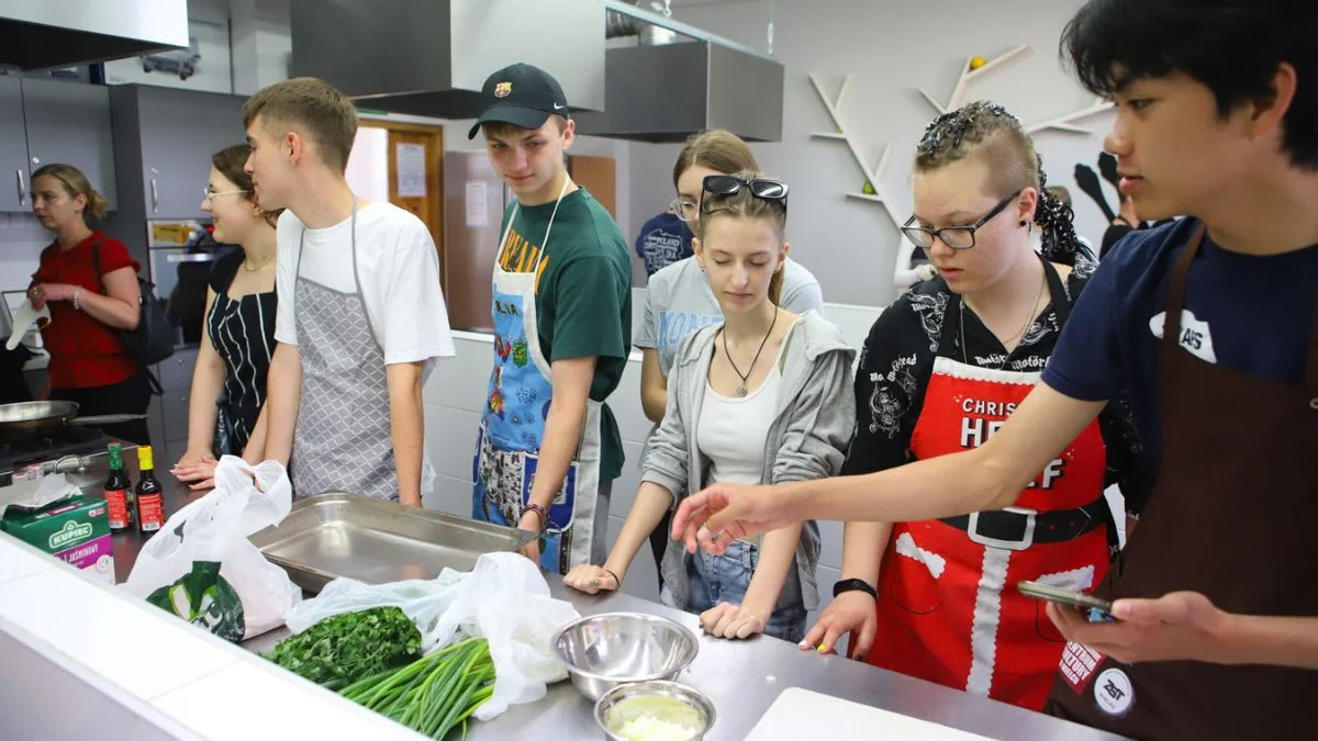 Poznawane świata na różne sposoby poprzez: kuchnię, taniec i śpiew w SCK w Mielcu [ZDJĘCIA] - Zdjęcie główne