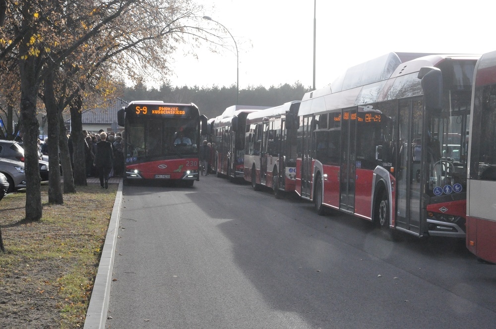 MKS wprowadza więcej autobusów na cmentarz komunalny - Zdjęcie główne