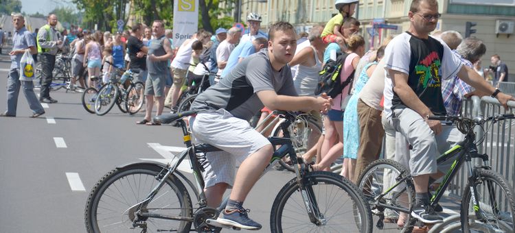 Kolarze przejechali przez nasz powiat - Zdjęcie główne