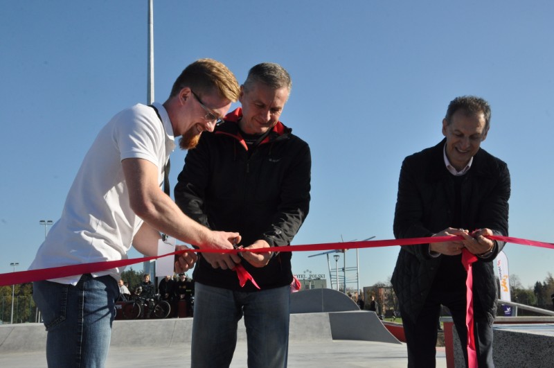 Nowy miejski skatepark oficjalnie otwarty! Trwają zawody BMX o Puchar Prezydenta Mielca [FOTO] - Zdjęcie główne