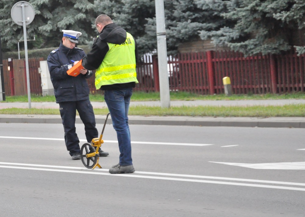 Dzisiaj rano na pasach na al. Niepodległości w Mielcu doszło do potrącenia 14-letniego pieszego. Poszkodowane dziecko trafiło do szpitala w Tarnobrzegu. [Z ostatniej chwili] - Zdjęcie główne