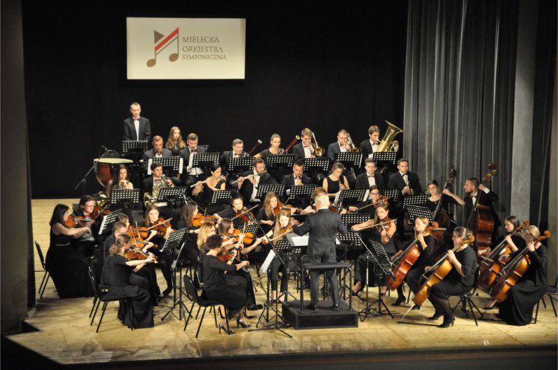 Uroczysta inauguracja mieleckich symfoników [FOTO] - Zdjęcie główne