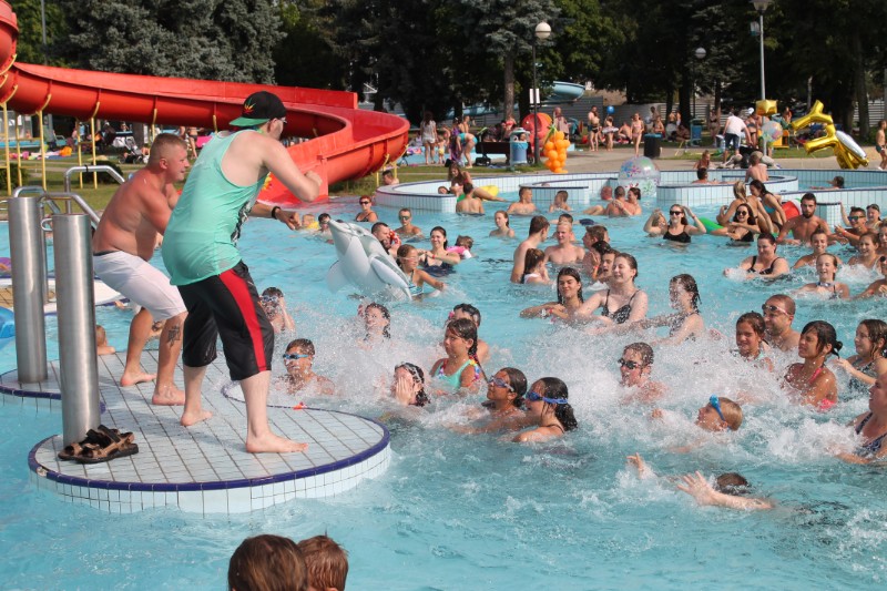 Egzotyczna impreza na mieleckim kąpielisku - To pierwsza edycja POOL PARTY KML Mielec {FOTO] - Zdjęcie główne