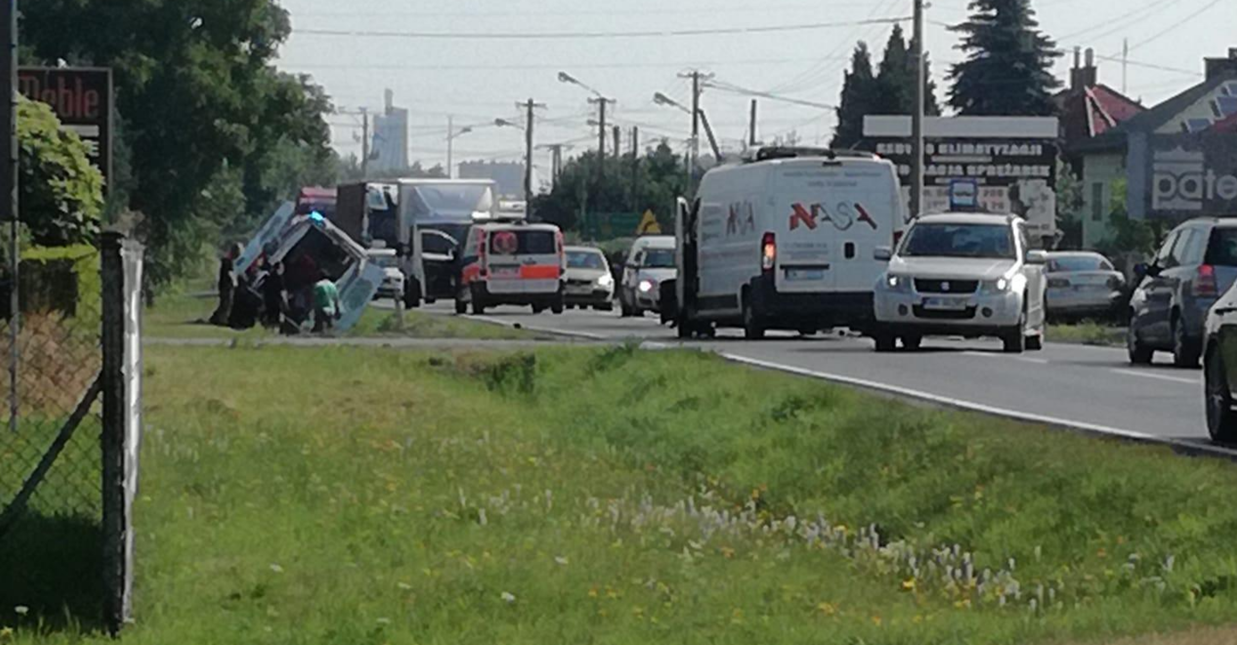 Wypadek karetki pogotowia w Woli Mieleckiej. Tworzą się duże korki! [FOTO] - Zdjęcie główne