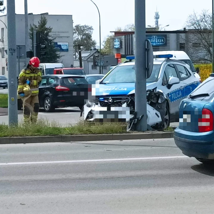 Niebezpieczna kolizja w centrum Mielca. Cztery osoby w szpitalu - Zdjęcie główne