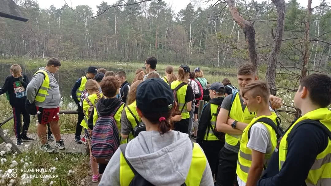 Przecławscy uczniowie na rajdzie na bagnach [ZDJĘCIA] - Zdjęcie główne