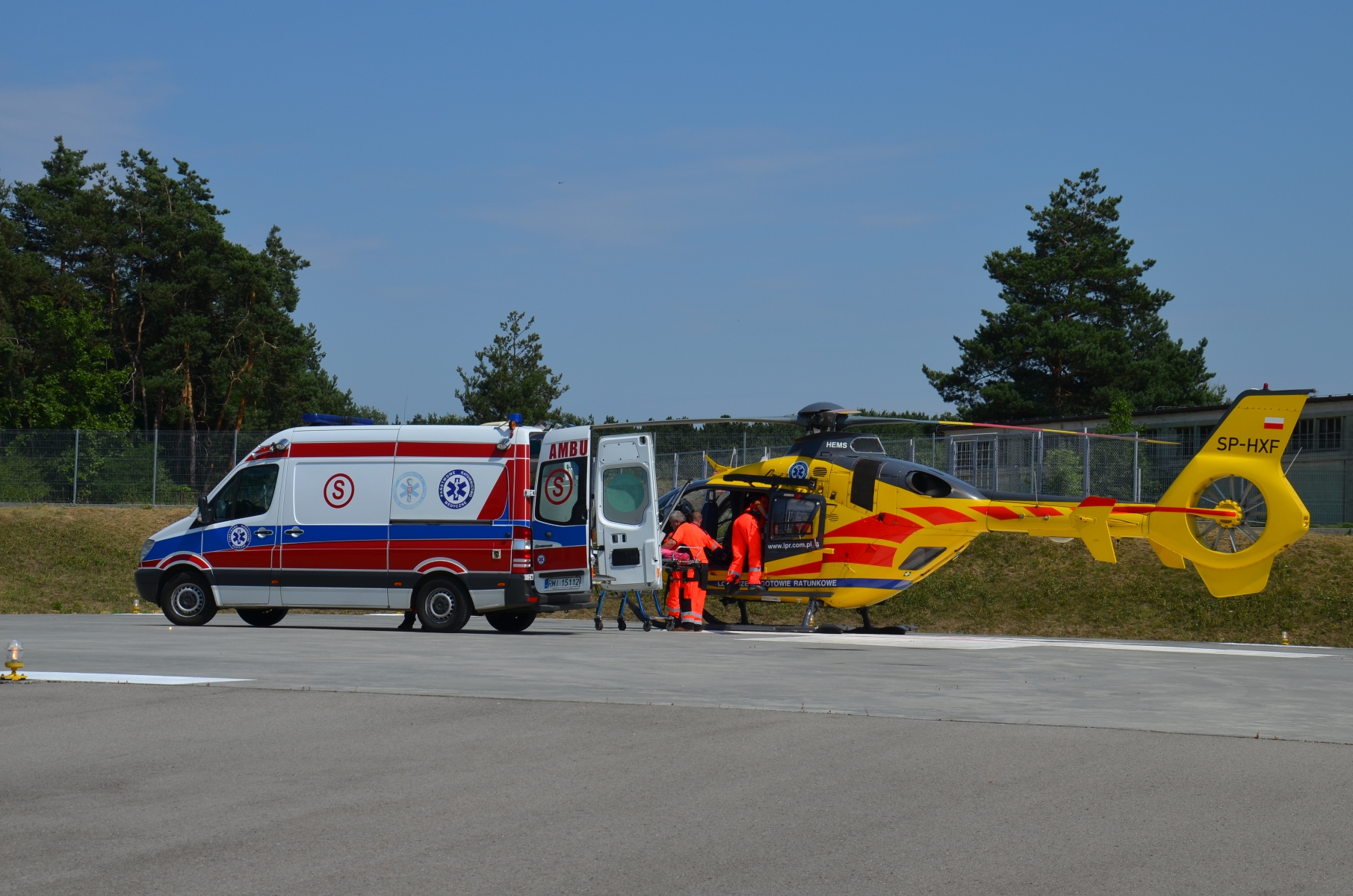 Ratunkowy helikopter w Mielcu - Zdjęcie główne