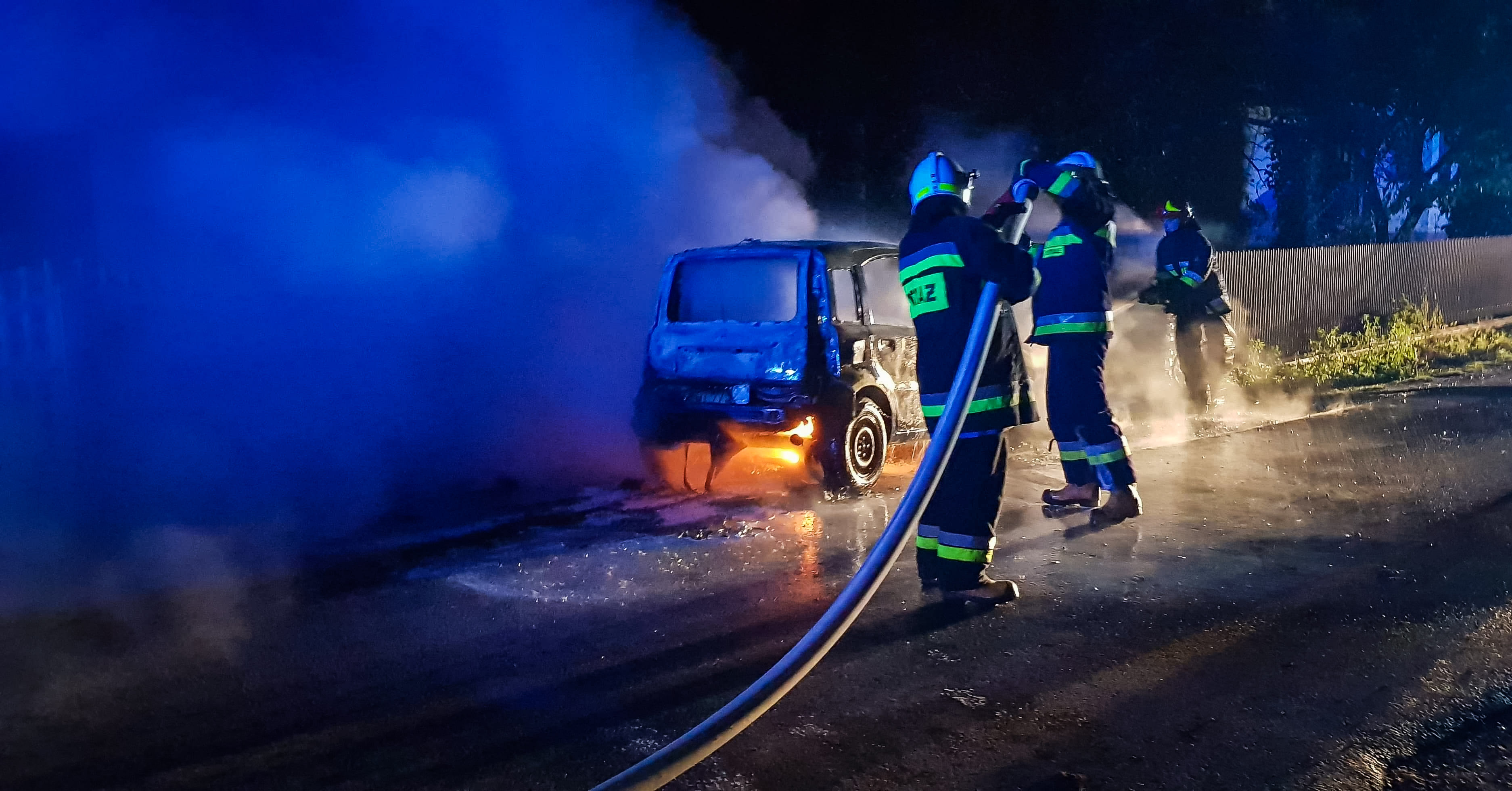 Nocny pożar samochodu. Auto spłonęło całkowicie! [FOTO] - Zdjęcie główne