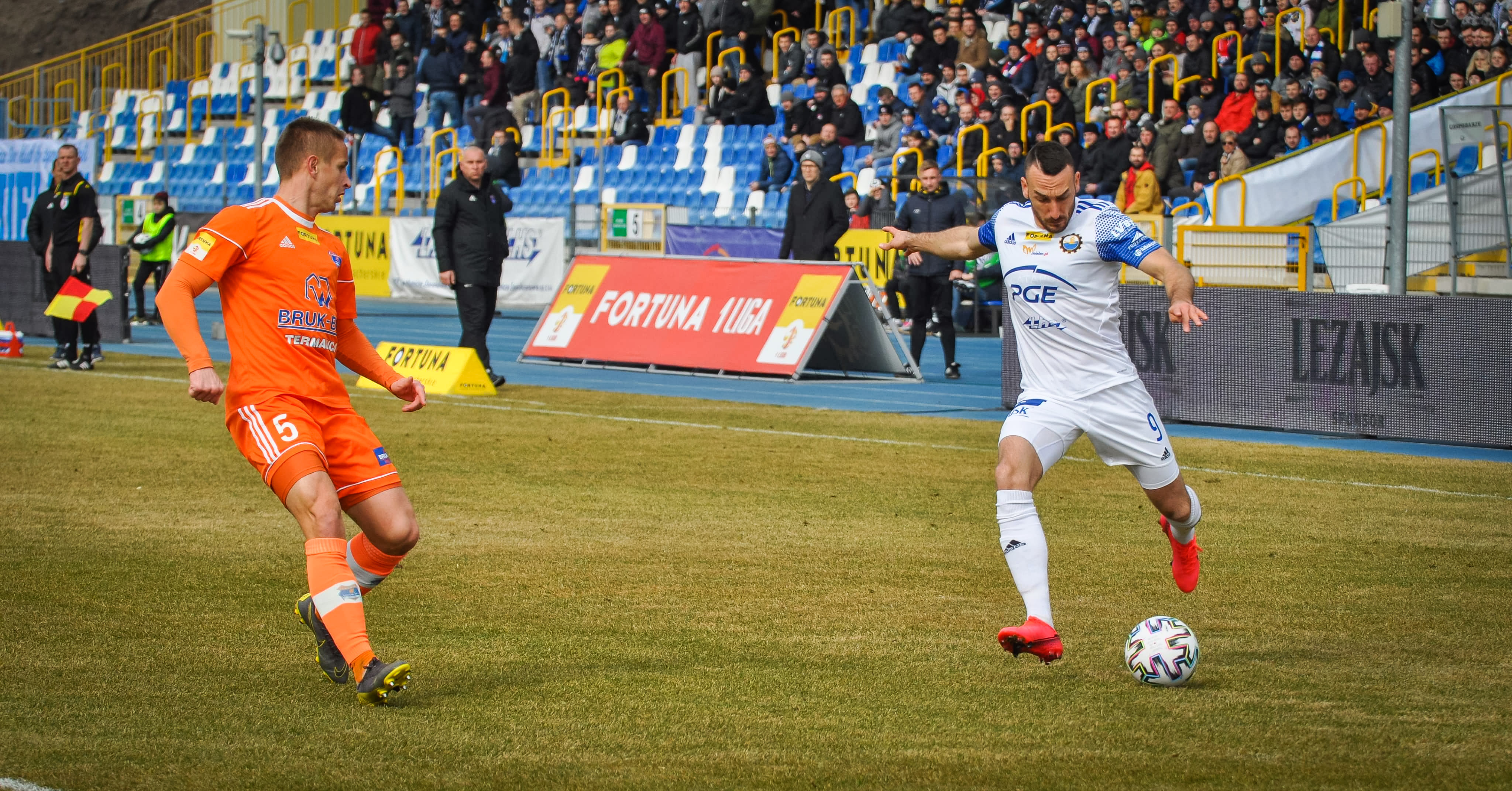 Stal Mielec bez blasku w meczu z Termaliką Nieciecza - Zdjęcie główne