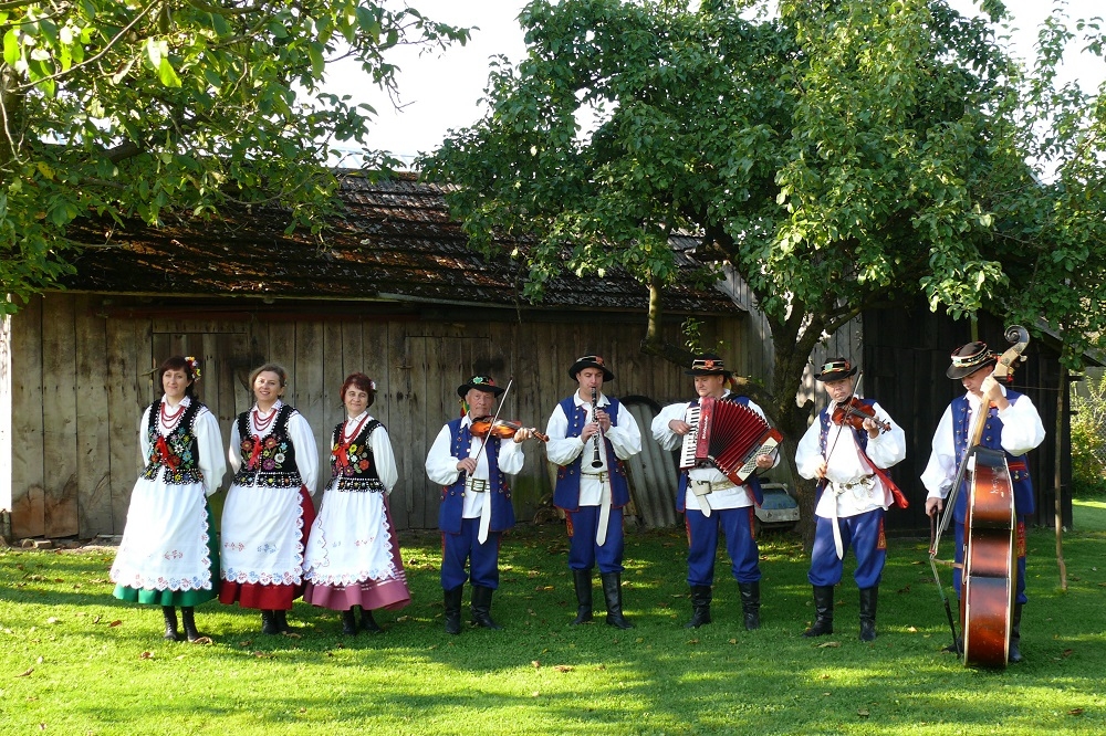 Splatamy opowieści i melodie - Zdjęcie główne