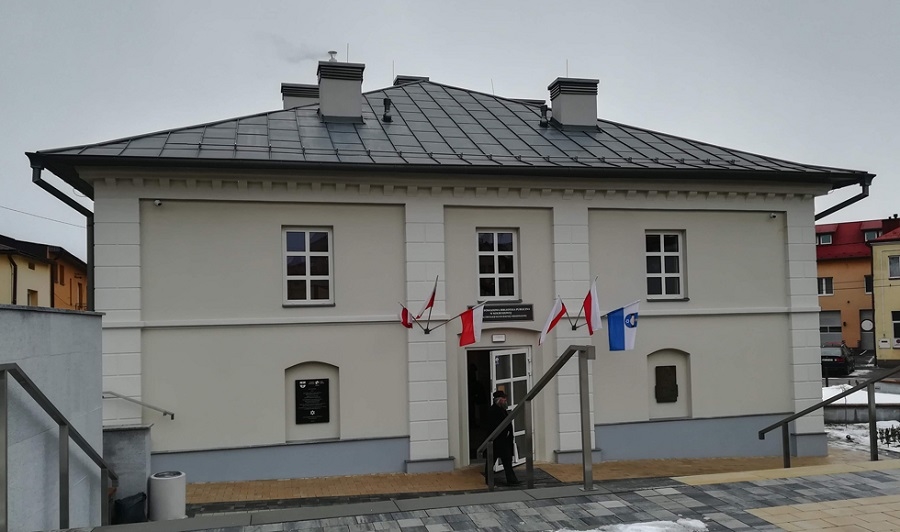 Region: Dawna synagoga w Kolbuszowej, po remoncie, już otwarta. W budynku powstał oddział kolbuszowskiej biblioteki  - Zdjęcie główne