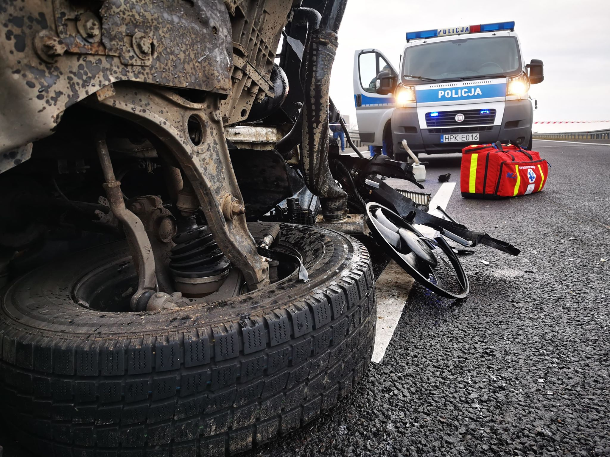 Z PODKARPACIA. Dostawczak roztrzaskał się w wypadku na autostradzie A4 [FOTO] - Zdjęcie główne