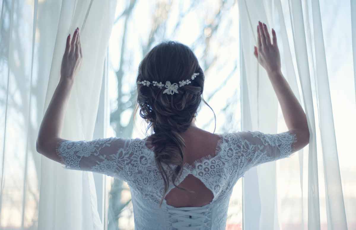 Ślub cywilny - jaką suknię ślubną wybrać? - Zdjęcie główne