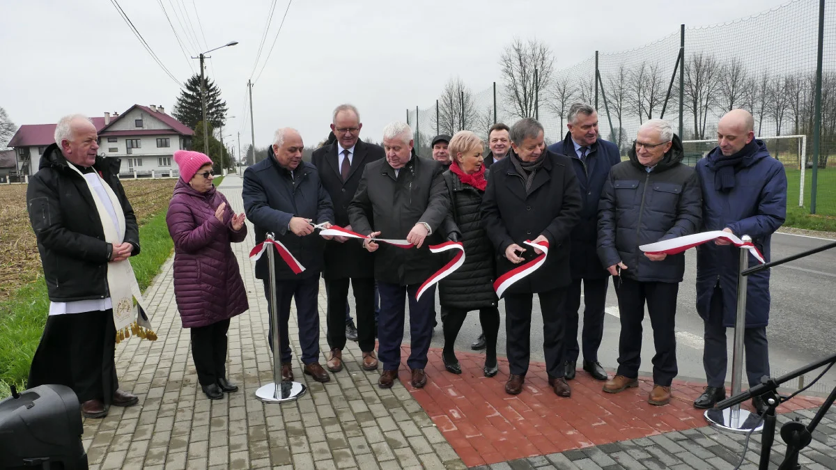 Wyremontowana droga w Złotnikach oficjalnie otwarta - Zdjęcie główne