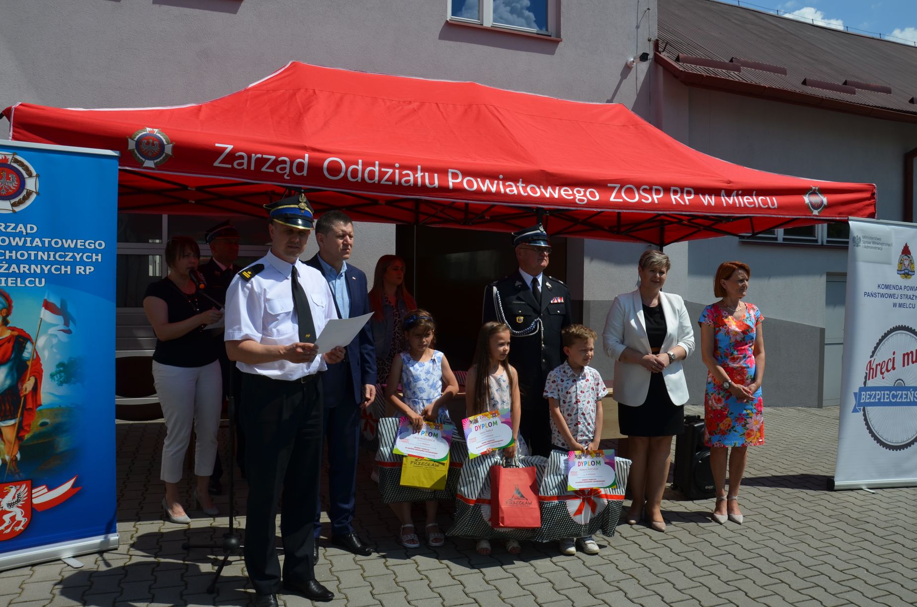 Laureatów oprócz wspaniałych nagród czekały także atrakcje na placu KPSP w Mielcu.