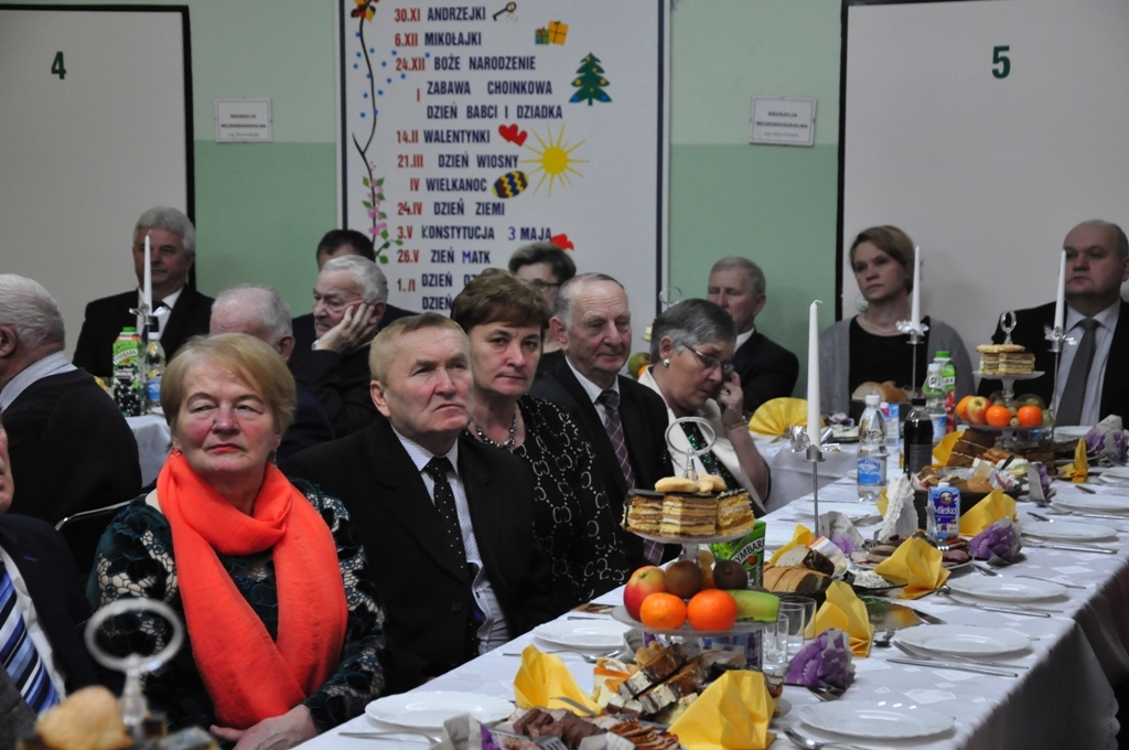 Seniorzy łamali się opłatkiem [FOTO] - Zdjęcie główne