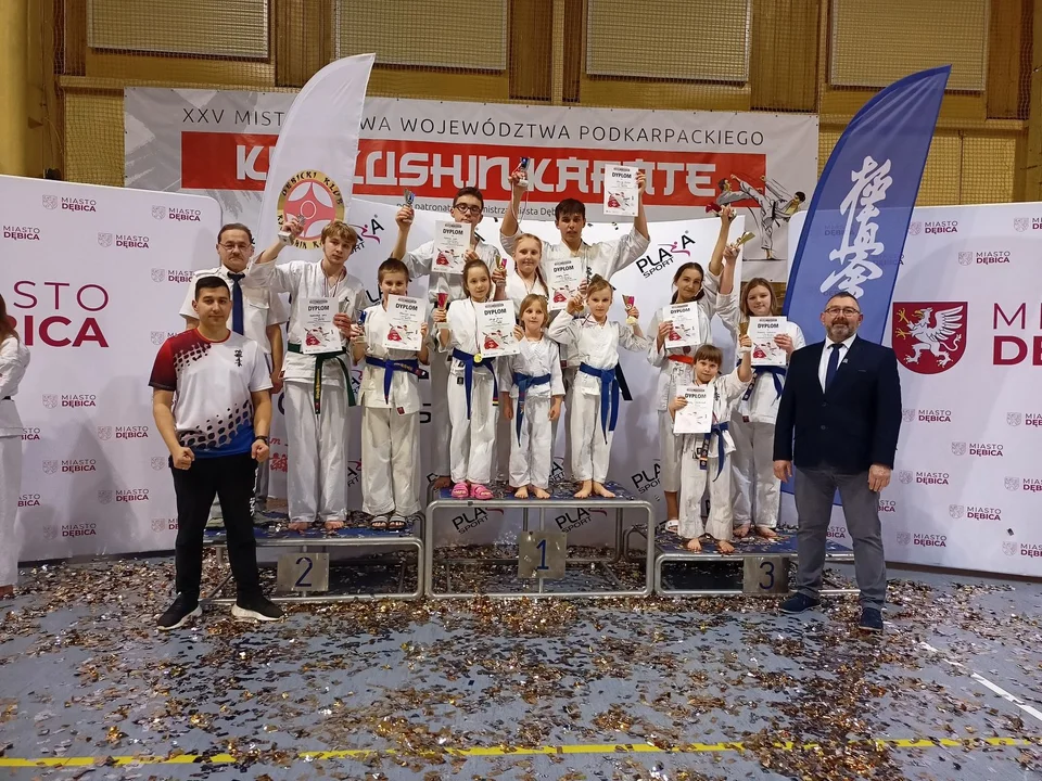 Mistrzostwa Podkarpacia w karate w Dębicy. Wiemy, jak poszło mieleckim zawodnikom - Zdjęcie główne