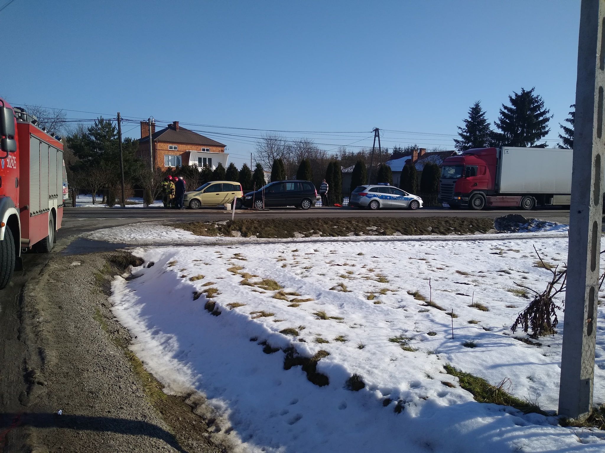 Zderzenie dwóch pojazdów w Chorzelowie - Zdjęcie główne