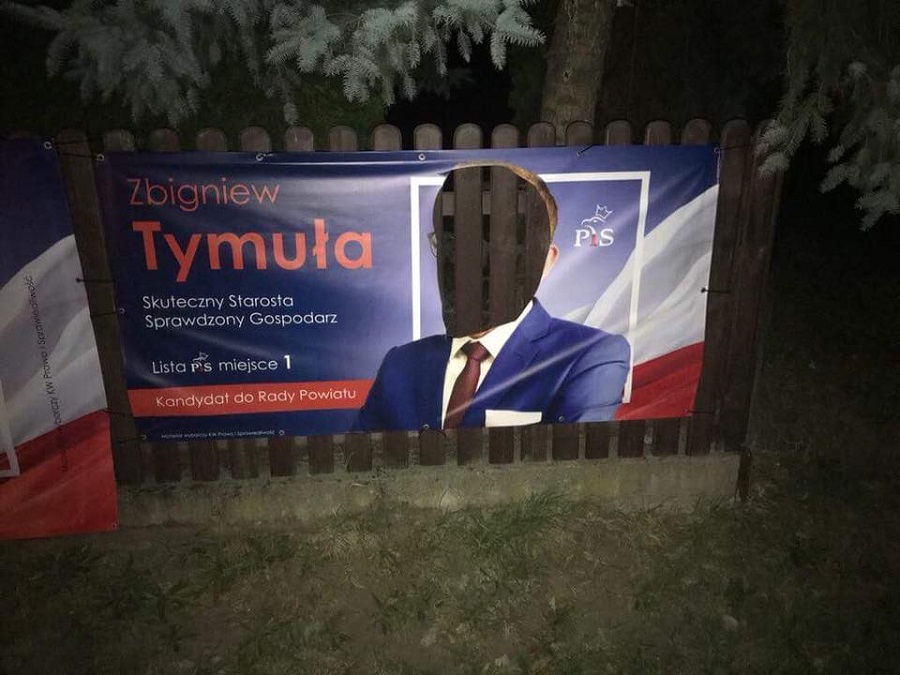 Kto wyciął głowę z plakatu wyborczego Zbigniewa Tymuły? Brutalna kampania w Jaślanach - Zdjęcie główne