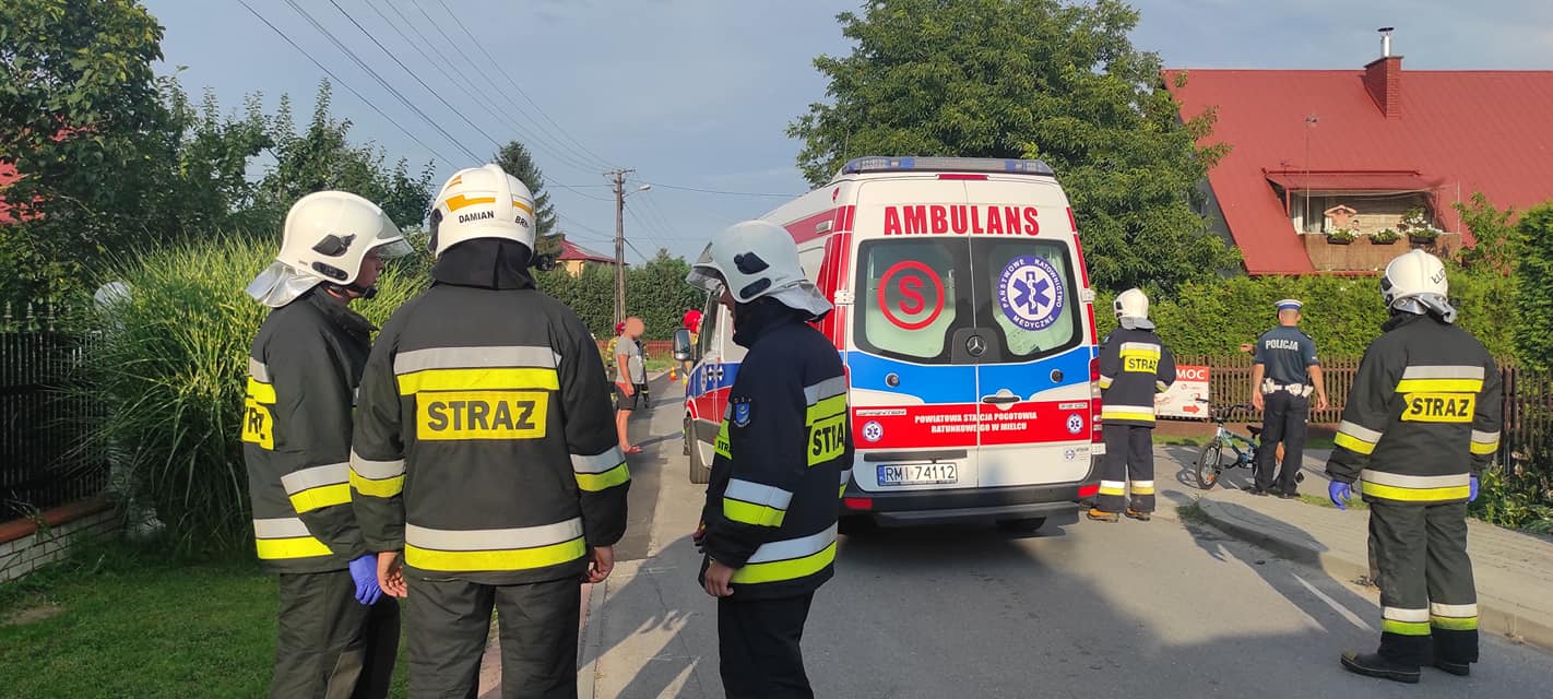 Wypadek pod Dębicą. Dziewczynka trafiła do szpitala - Zdjęcie główne