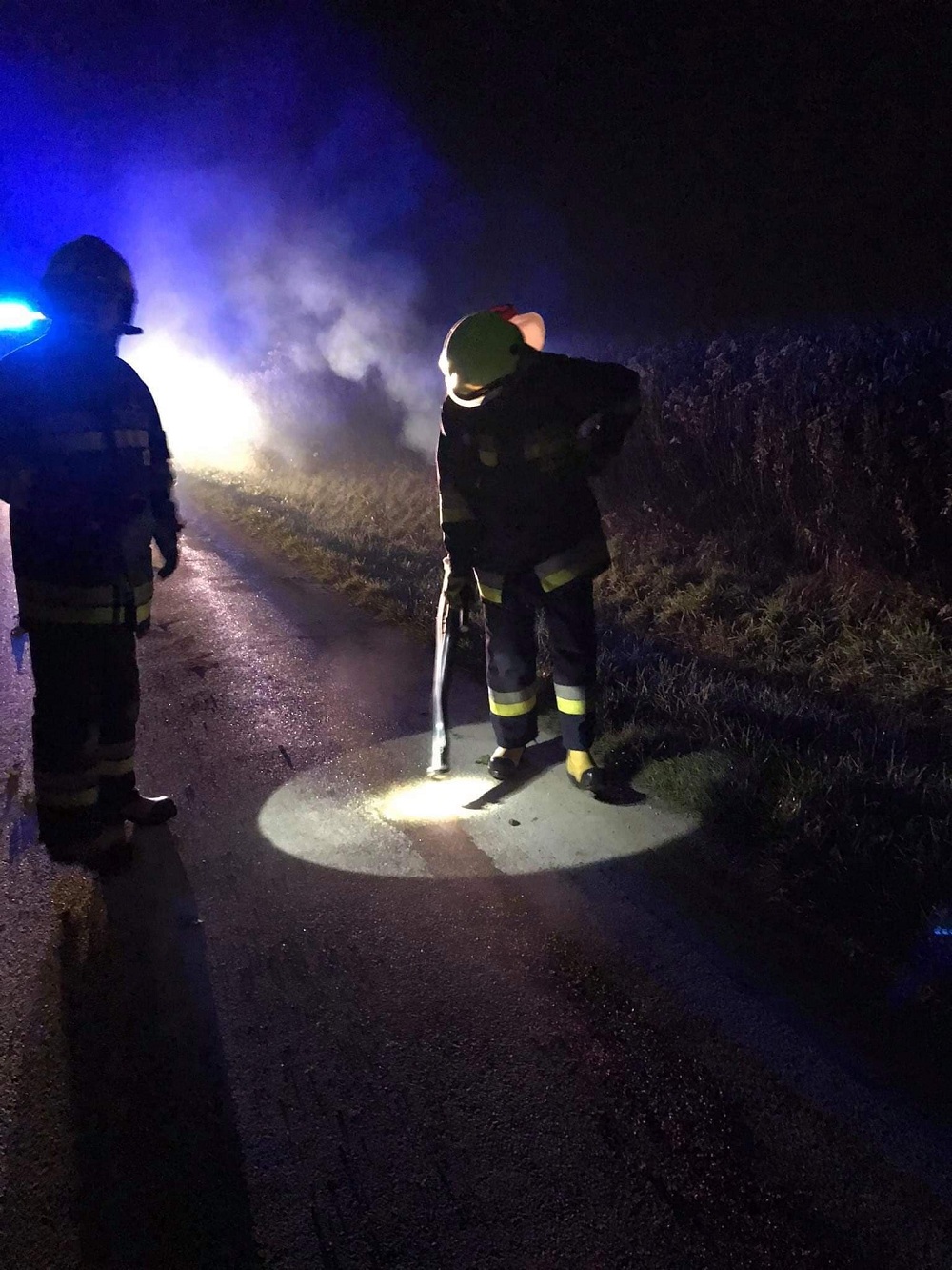 Rozlany olej na drodze - Zdjęcie główne