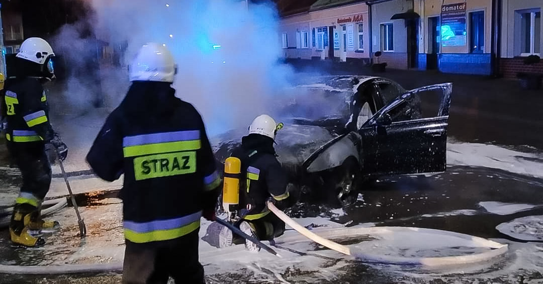 Samochód spłonął doszczętnie!  - Zdjęcie główne