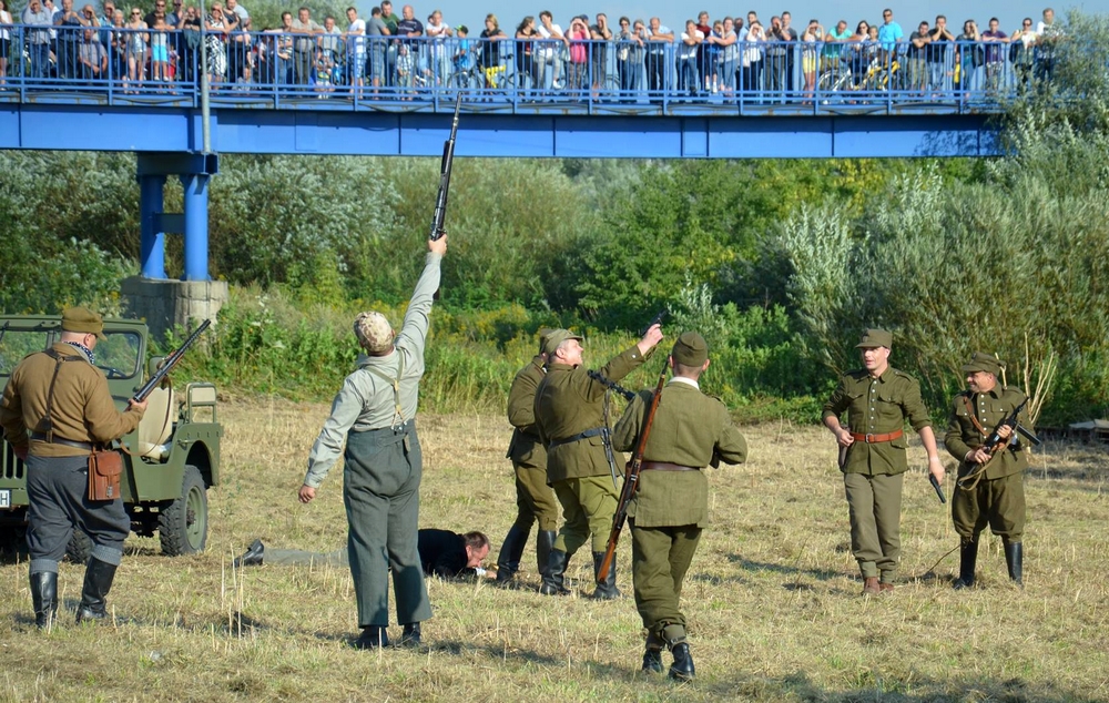 [ZDJĘCIA] Lekcja historii przy mieleckich bulwarach - Zdjęcie główne