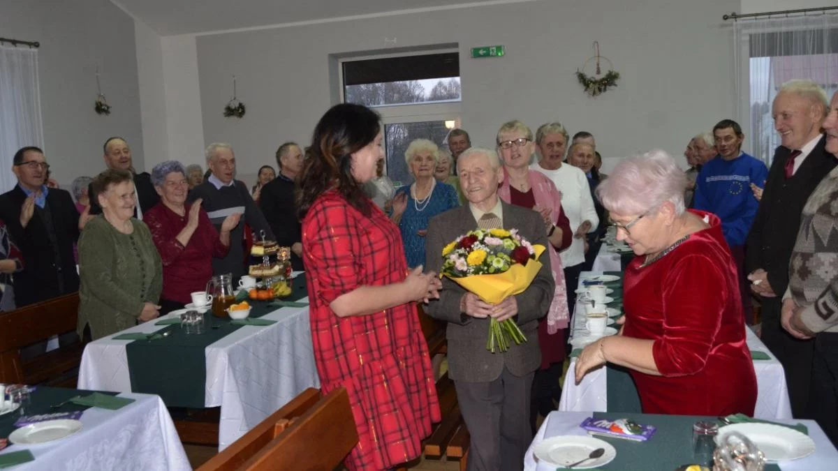 Wigilijne spotkanie w Podolu. KGW Podole z myślą o osobach starszych i samotnych [ZDJĘCIA] - Zdjęcie główne