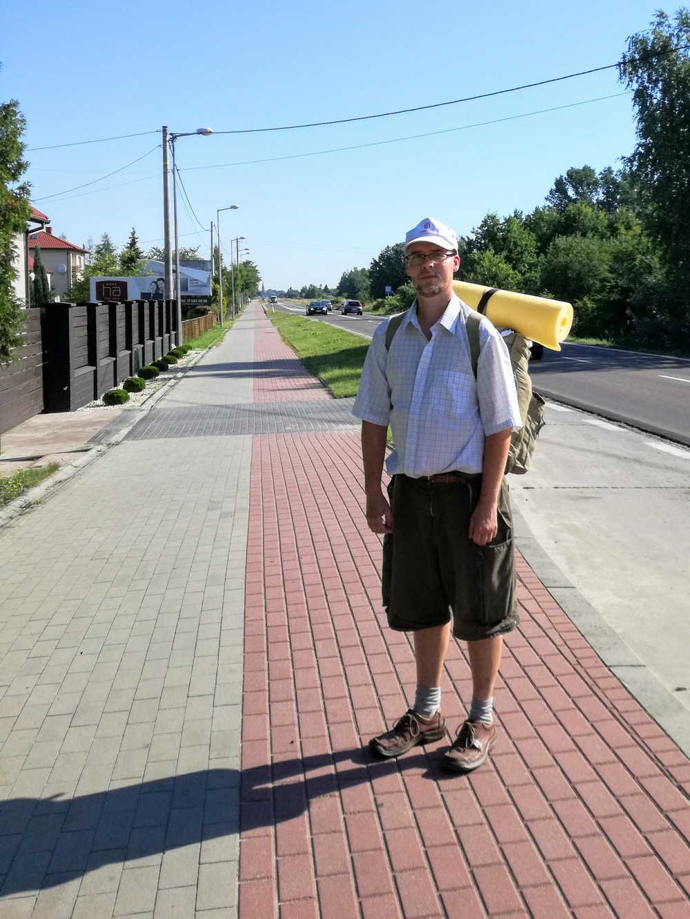 Bez pieniędzy pielgrzymuje przed siebie - Zdjęcie główne