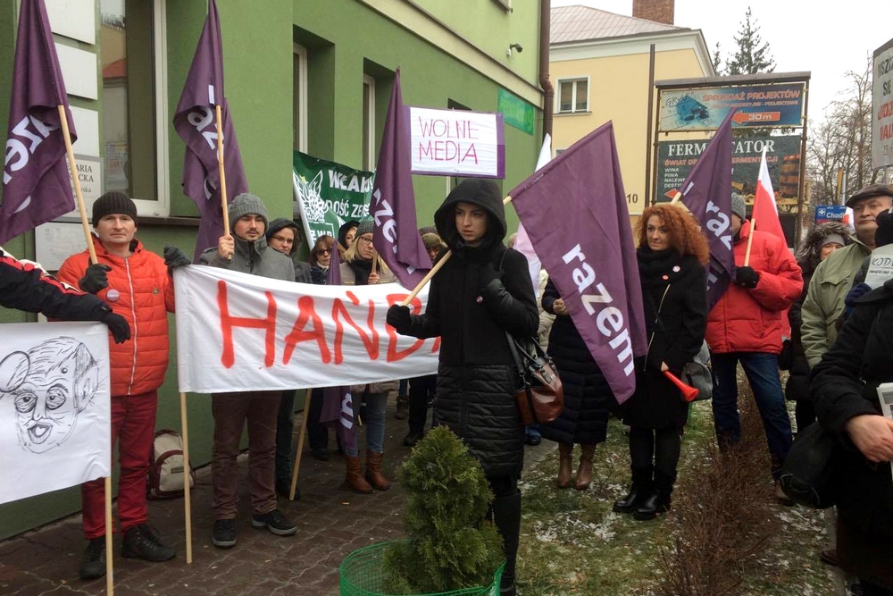 Mielczanie protestują pod siedzibą PiS w Rzeszowie - Zdjęcie główne