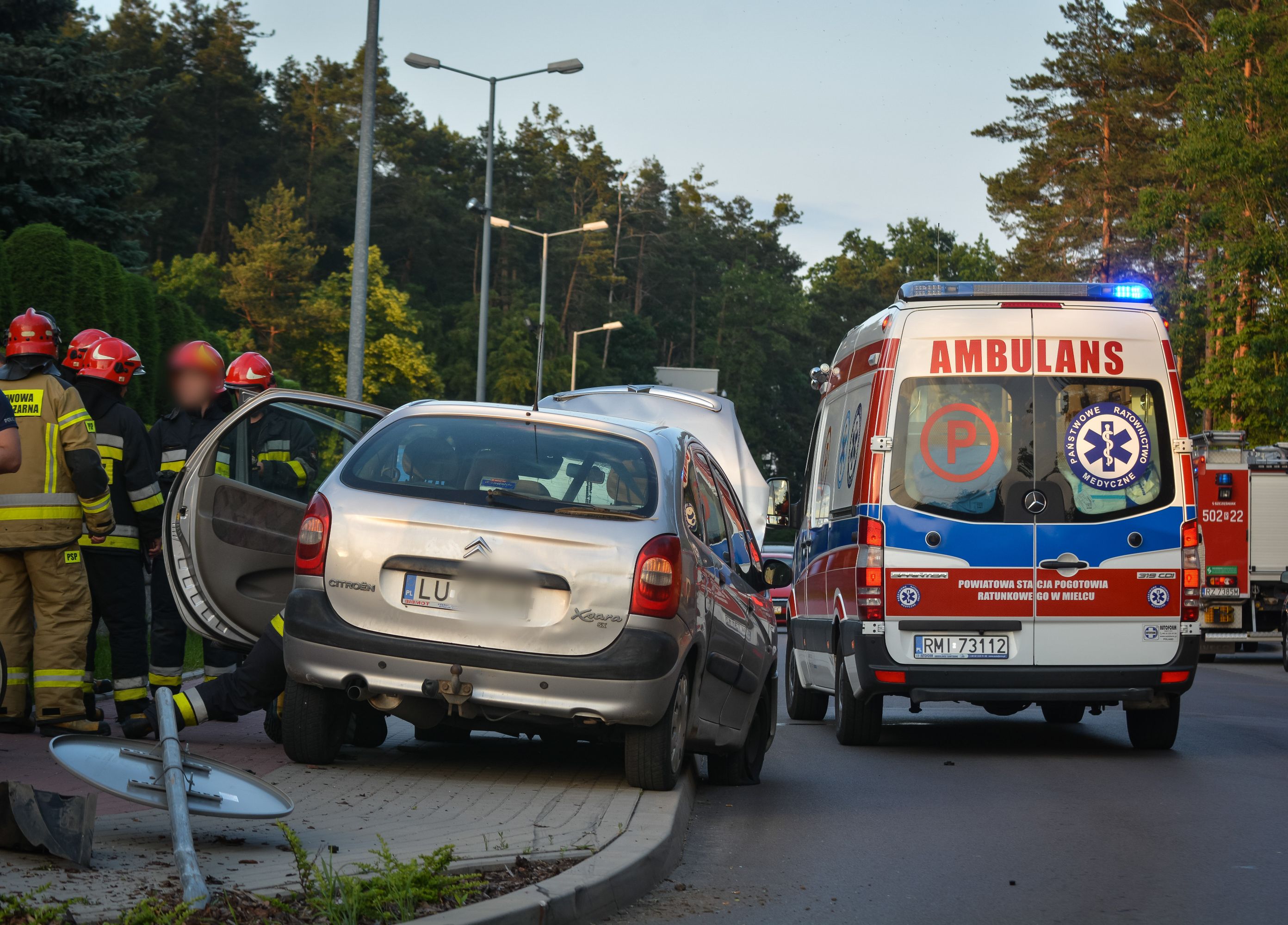 Zderzenie osobówki z rowerzystą [FOTO, VIDEO] - Zdjęcie główne