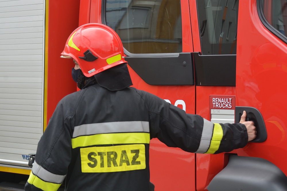 Pożar sadzy w kominie, interweniowały 2 zastępy straży pożarnej - Zdjęcie główne