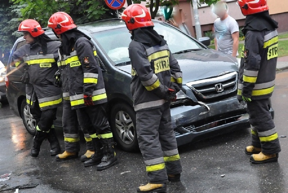 Wypadek na obwodnicy Mielca. Do zdarzenia doszło na skrzyżowaniu obwodnicy z Szydłowcem. Jedna osoba w szpitalu. [Z ostatniej chwili ] - Zdjęcie główne