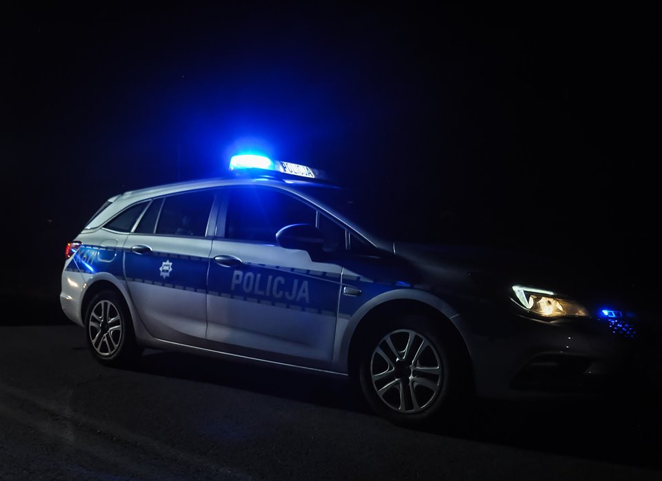 Policjanci poszukują kobiety, która zaginęła w lesie! - Zdjęcie główne