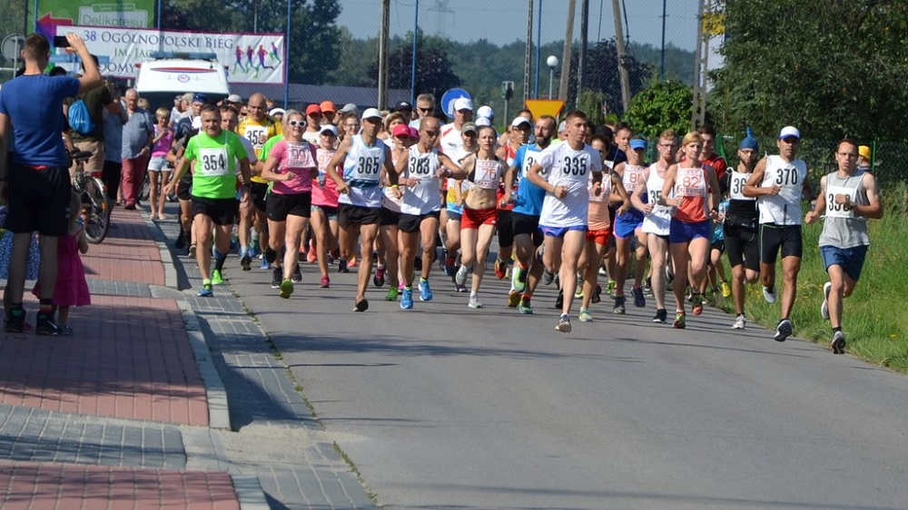 Bieg z olimpijką i mistrzami Polski. Znamy wyniki 38. radomyskiego biegu im. Jacka Kozioła - Zdjęcie główne