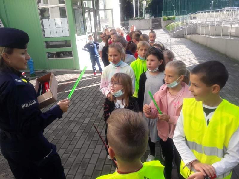 Policjanci z prewencji w SZKOŁACH. Będą UCZYĆ