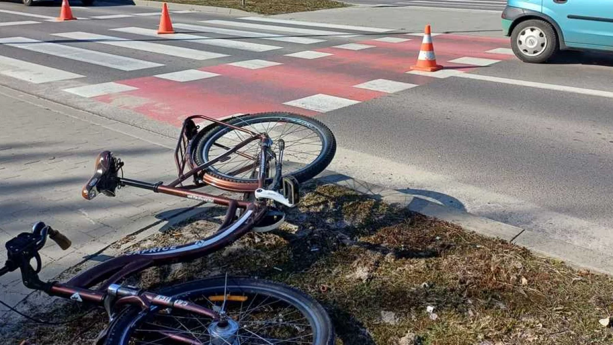 68-latek potrącił rowerzystę na al. Kwiatkowskiego w Mielcu - Zdjęcie główne