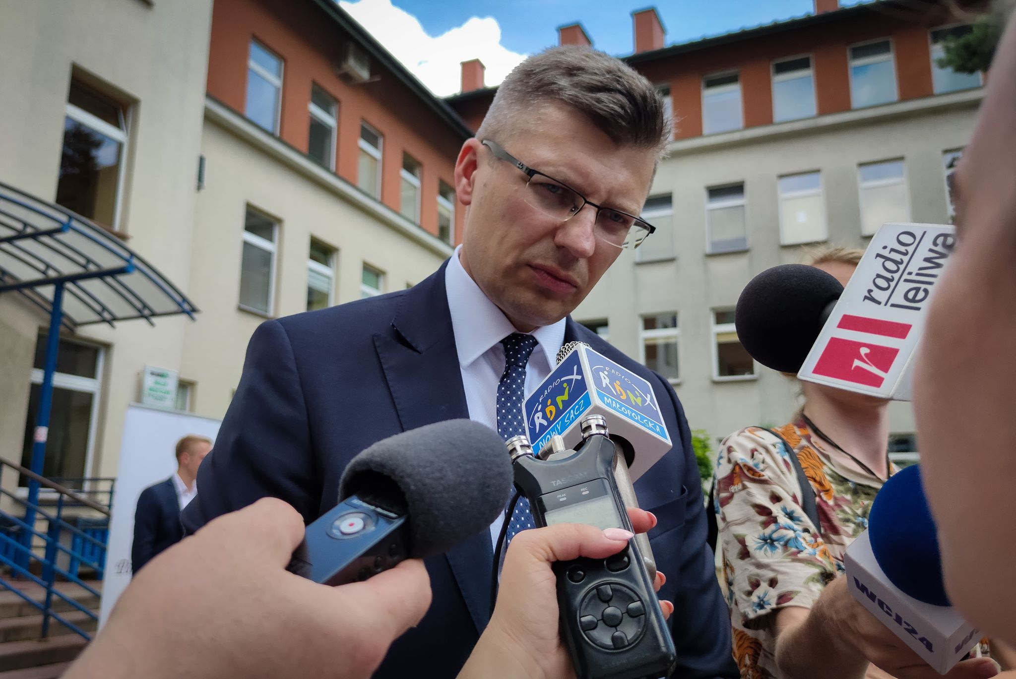 Jest deklaracja. Minister Warchoł ma pomóc w odzyskaniu utraconych funduszy Fundacji SOS Życie z Mielca - Zdjęcie główne