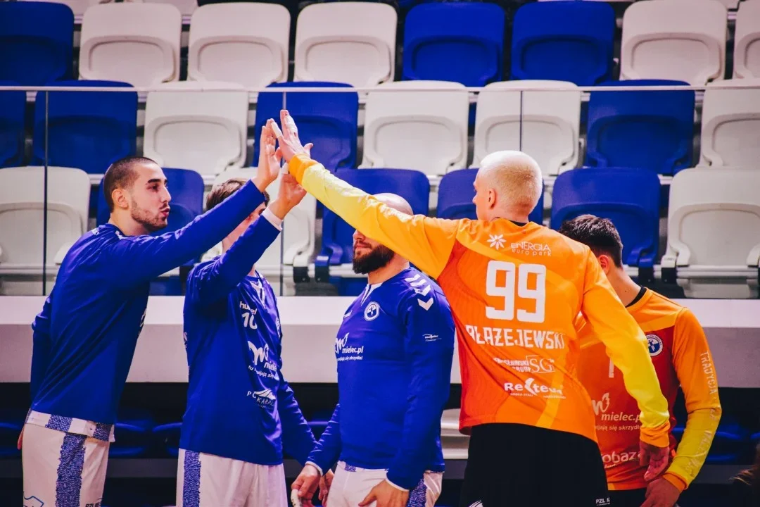 Liga Centralna: Handball Stal Mielec wraca z Sosnowca w dobrych nastrojach. Odwrócili losy spotkania - Zdjęcie główne