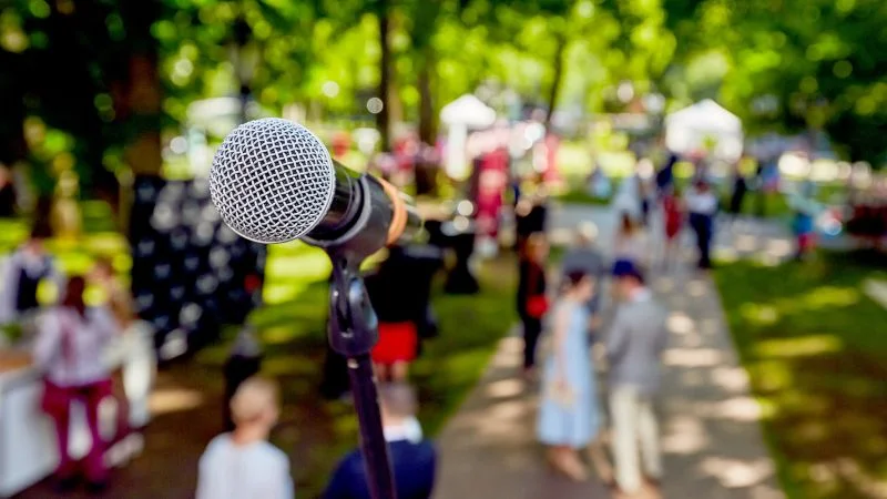 Przepiękna impreza plenerowa – widowisko muzyczne "Przechadzka po Wielopolu". Wystąpili artyści z Mielca - Zdjęcie główne