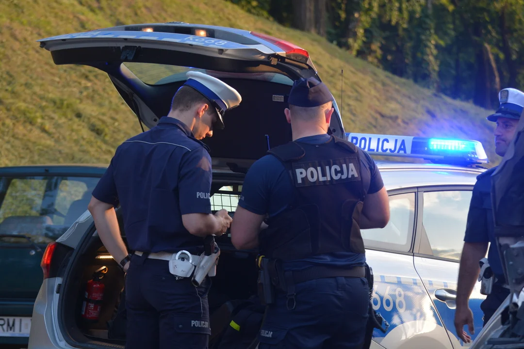 Mieleccy policjanci schwytali mężczyznę poszukiwanego trzema listami gończymi - Zdjęcie główne