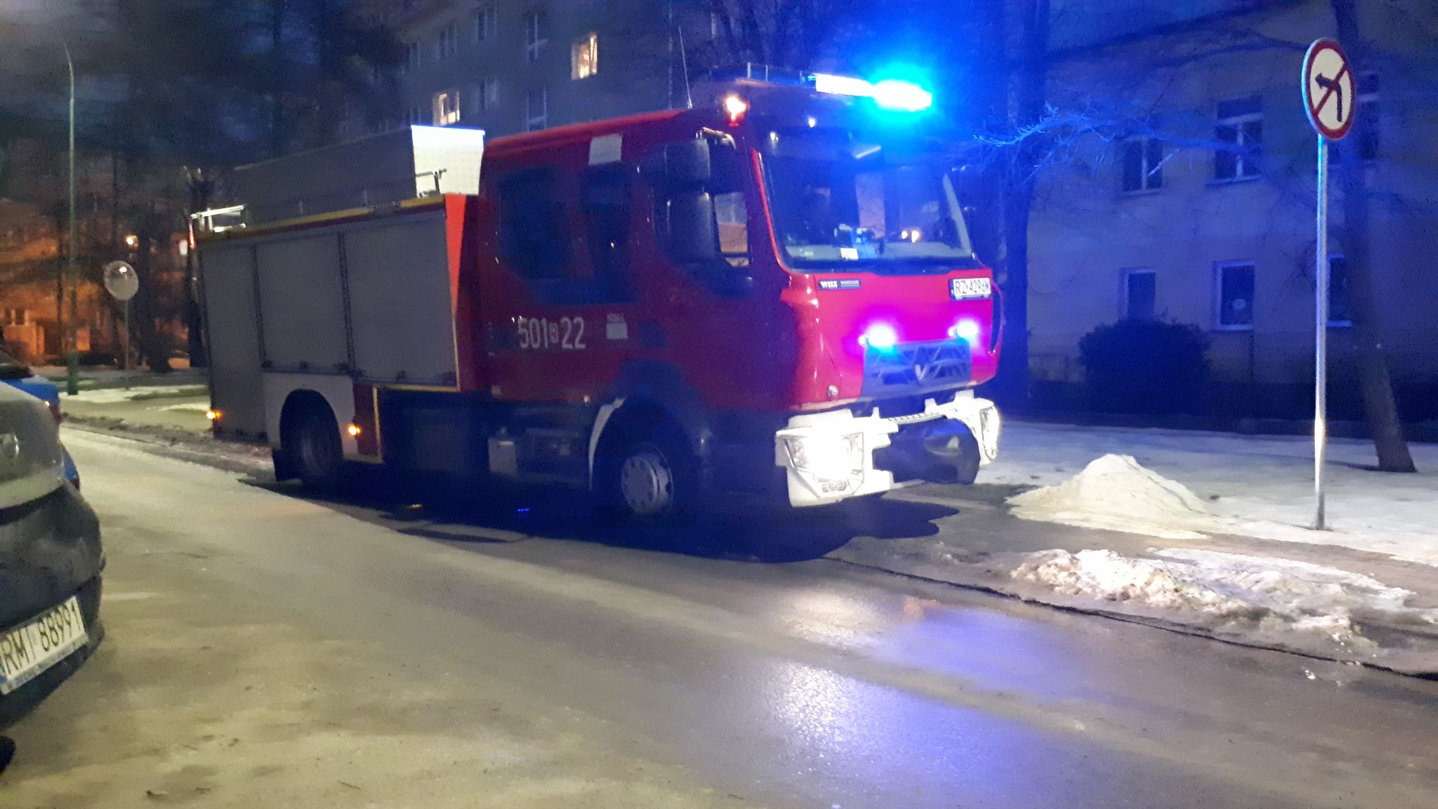 Interwencja Straży Pożarnej przy ul. Biernackiego [ZDJĘCIA] - Zdjęcie główne