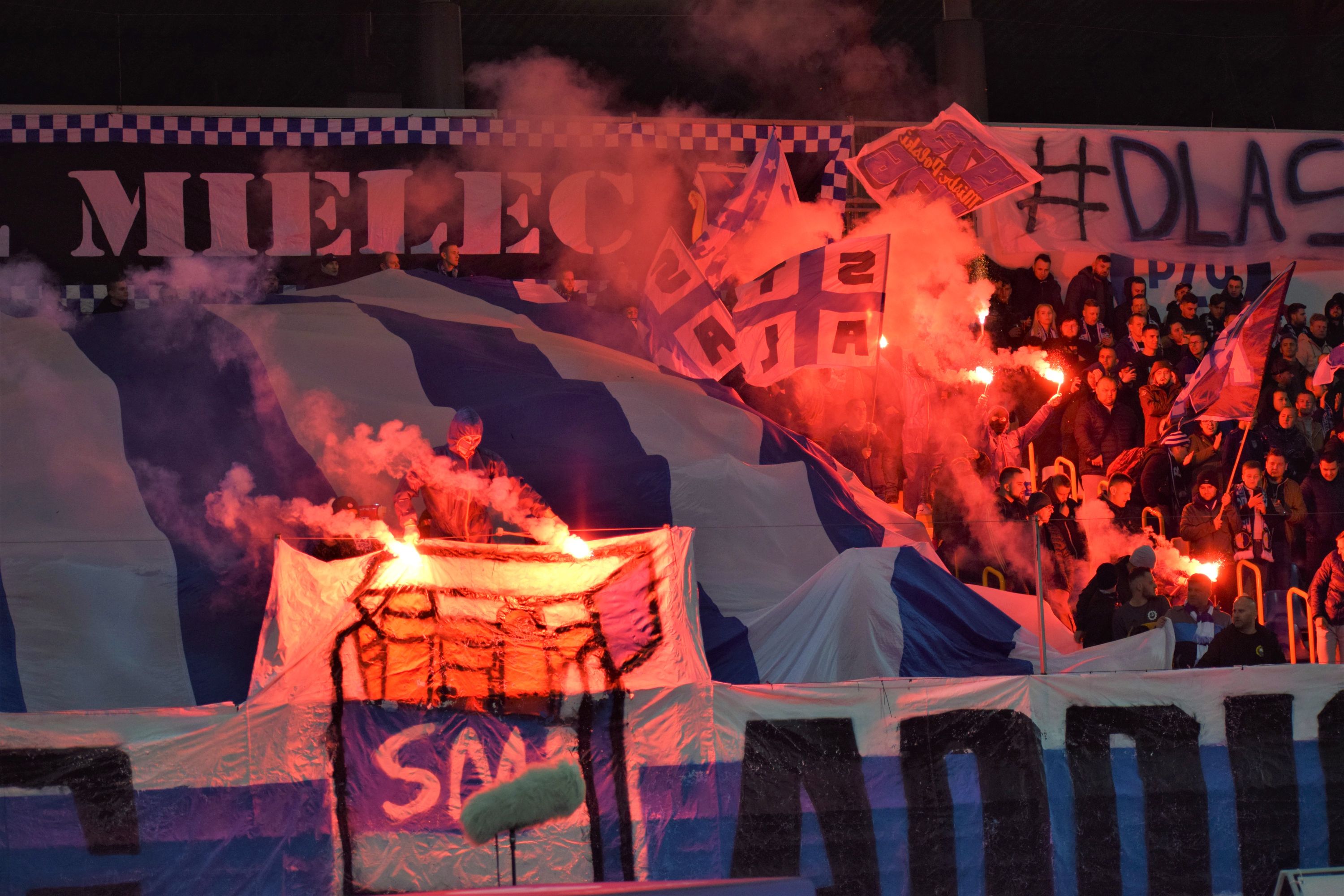 Kibice podczas meczu PGE FKS Stal Mielec -  Lech Poznań [FOTO,WIDEO] - Zdjęcie główne